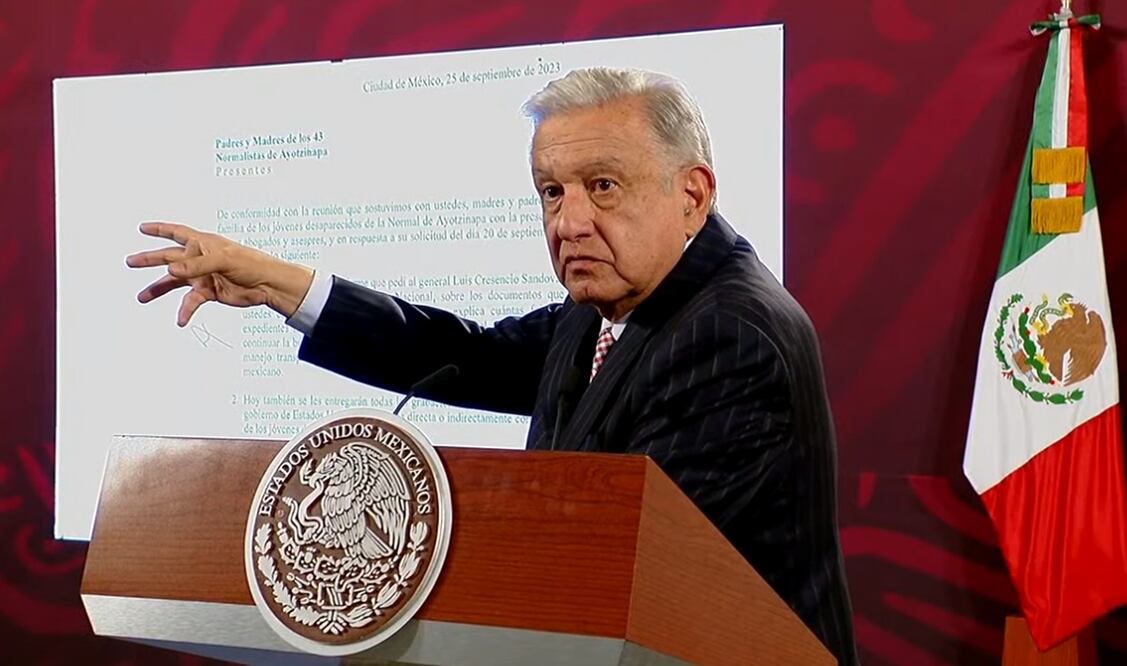 El presidente Andrés Manuel López Obrador anunció que se harán públicas todas las grabaciones proporcionadas por el gobierno de EU vinculadas directa o indirectamente con la desaparición de los 43 normalistas. Foto: especial