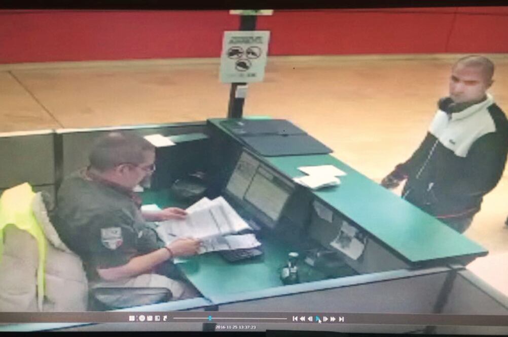 Zia Zafar arribó a México el 25 de noviembre de 2016, en el vuelo 5939 de la aerolínea American Eagle proveniente de Phoenix, Arizona, que llegó a la ciudad de Guadalajara a las 13:38 horas. (FOTOS: CORTESÍA)