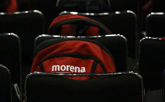 Una sombra llamada Rubén Rocha; crónica de un congreso morenista que lo relegó