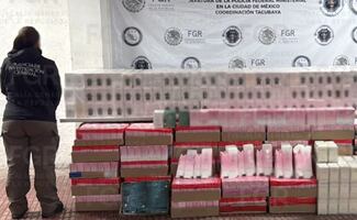Aseguran más de dos mil perfumes falsos de marcas conocidas en la CDMX; catean comercio tras denuncia