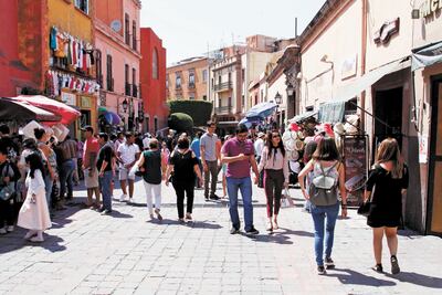 Inseguridad pone en riesgo industria petrolera y turismo, alerta Moody's