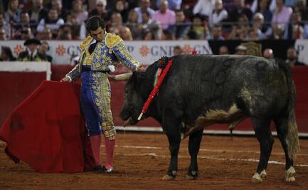 Morante embelesa al público en La México