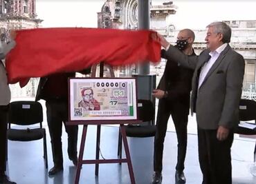 Develan billete de lotería de Carlos Monsiváis, por el décimo aniversario de su muerte