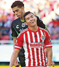 Chivas no puede con 10 escualos