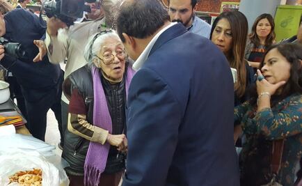 Ahued arranca precampaña en mercado de la Cuauhtémoc