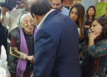 Ahued arranca precampaña en mercado de la Cuauhtémoc