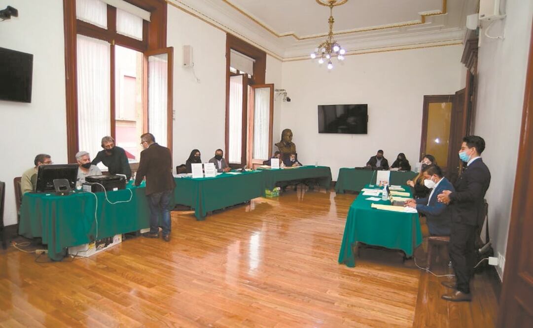 A la espera de lo que determine la Junta de Coordinación Política del Congreso capitalino este jueves, son 12 los puntos a discutir, mientras sigue la entrega de credenciales de los diputados de la II Legislatura. Foto: Especial.