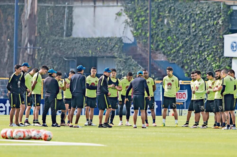 Ambriz sabe que necesita que su equipo anote, pero que Santos no marque o que haga menos goles que ellos (ERNESTO PÉREZ. IMAGO7)