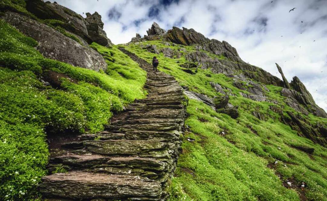 Skellig Michael y Ceann Sibeal, ambos en Irlanda, han sido más de una vez locaciones para la saga de Star Wars. (Foto: Turismo Irlanda)