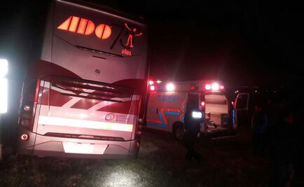 Chocan camiones de pasajeros en carretera México-Ecatepec