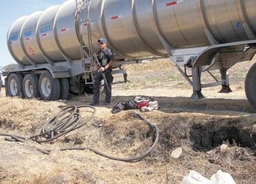 Vinculan a 3 militares por huachicoleo