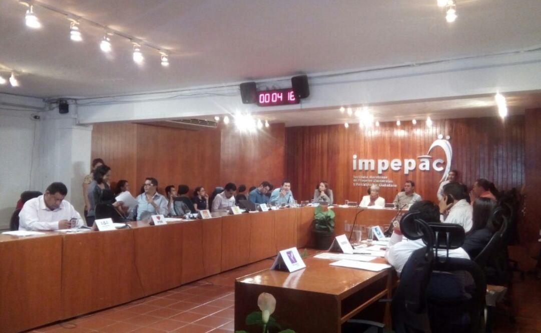 En Sesión Extraordinaria del CEE del @impepac se niega la calidad de aspirante para postularse como candidato independiente a la Gubernatura a José Antonio Sandoval Tajonar. (FOTO: Justino Miranda. EL UNIVERSAL)