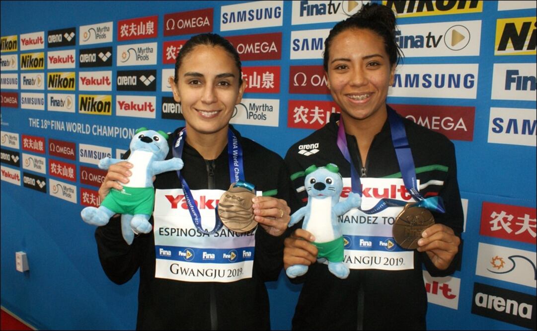 Paola Espinosa y Melany Hernández consiguieron una improbable medalla de bronce. Foto: Twitter