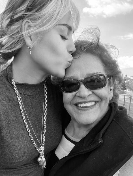 El otro lado de Danna Paola más allá de los escenarios y el glamour