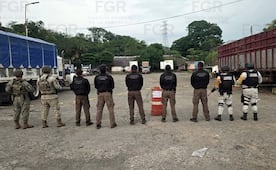 Catean inmueble habilitado como pensión vehicular en Tapachula, Chiapas; aseguran más de 600 paquetes de droga y armas  