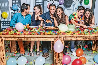 ¡Festejemos años juntos!