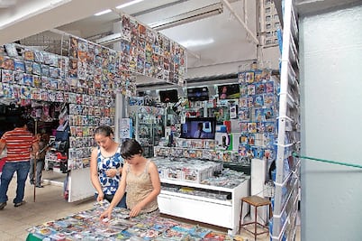 Piratería representa hasta 8% del PIB; 1 de cada 3 productos vendidos en México proviene del mercado ilegal, advierte estudio