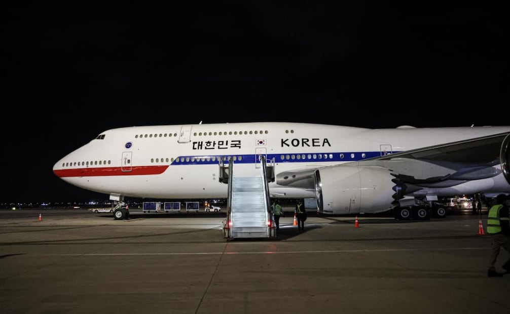 Llegada del presidente de Corea, Lee Jae Myung, junto a la primera dama Kim Hye-kyung, al Aeropuerto Internacional Felipe Angeles (AIFA) el 23 de septiembre de 2026. Foto: Gabriel Pano / EL UNIVERSAL