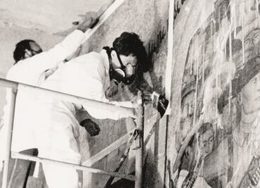 Murales de Rivera en la SEP reciben trabajos de limpieza