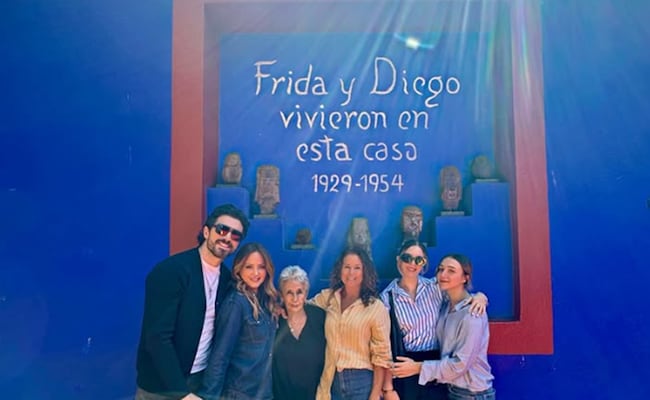 Andrea Legarreta y su novio Luis Carlos Origel, disfrutan de su amor en la Caza Azul junto a las hijas de la conductora