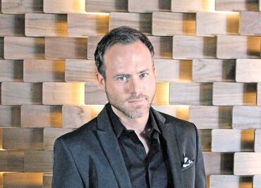 Erik Hayser se estrena en la comedia romántica