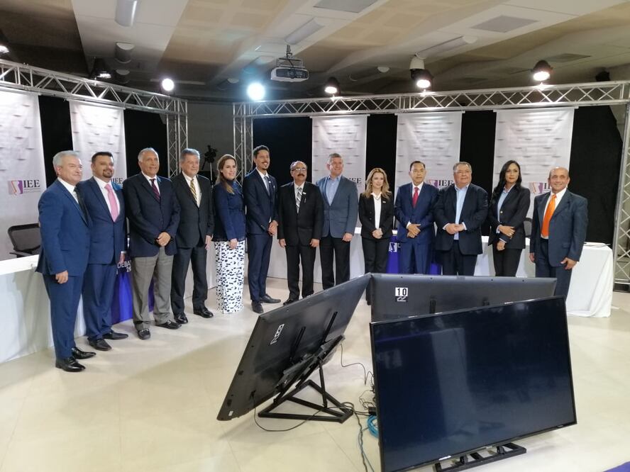 Candidatos a la gubernatura de BC y consejeros del IEE BC, en primer debate. FOTO: CORTESÍA