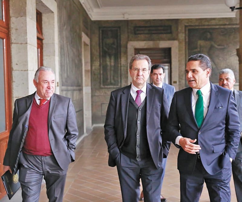 El gobernador Silvano Aureoles Conejo y el secretario de Educación Pública, Esteban Moctezuma, buscan dar seguimiento al nuevo acuerdo educativo. Foto: Especial