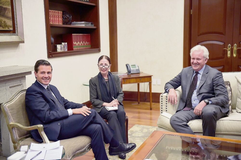 El presidente Enrique Peña Nieto recibió al empresario estadounidense Jeffrey R. Immelt, quien manifestó su interés comercial por México. (ESPECIAL)