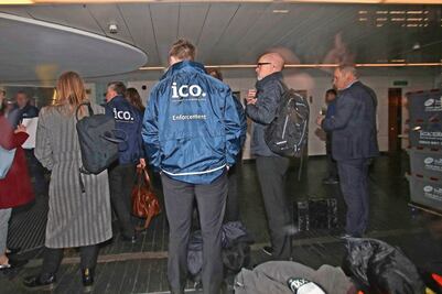 Allanan sede de Cambridge Analytica en Reino Unido