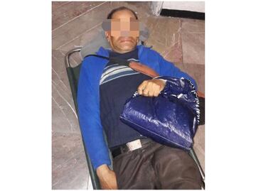 Policías rescatan a hombre que cayó a vías en Metro Obrera