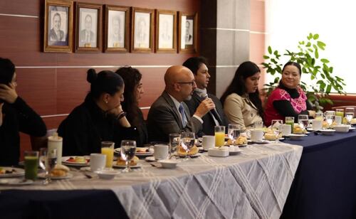 Diputados se reúnen con empresarios para revisar iniciativa medioambiental; discuten efectos en la industria