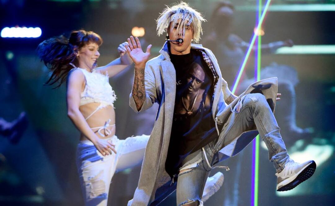 El cantante se presentó el pasado miércoles en el Staples Center. (FOTO: AP)