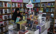 Mil escritores firman un libro en blanco; protestan contra el uso de sus obras para entrenar IA