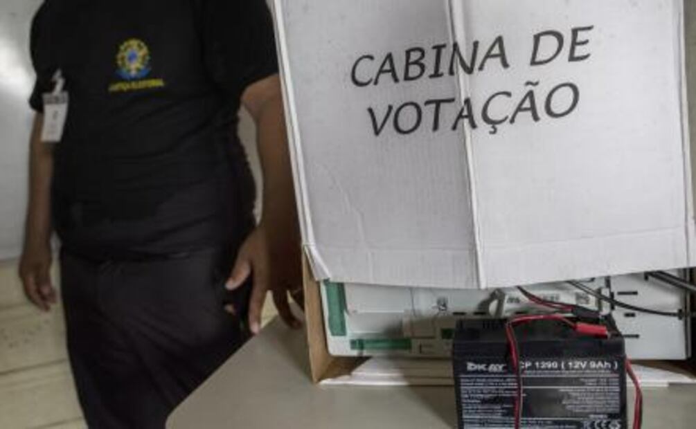 Tras votaciones, cierran mayoría de colegios electorales en Brasil
