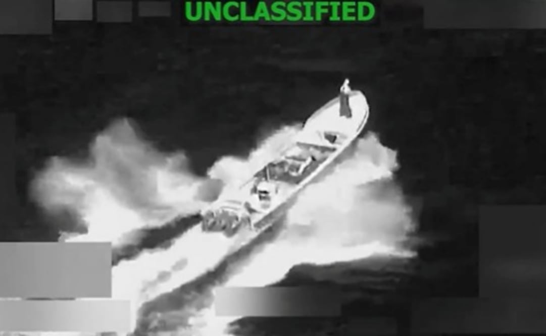 23/01/2026.- Captura de un video difundido en la cuenta en X @Southcom de un bote que fue destruido este viernes en el Pacífico oriental. EE.UU. destruyó un nuevo bote supuestamente operado por organizaciones ligadas al narcotráfico en el Pacífico y eliminan a dos tripulantes y un tercero sobrevivió. EFE/ @Southcom
