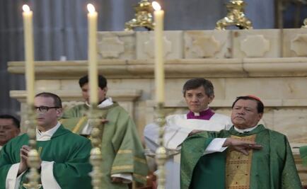 Rinden honores al Lábaro Patrio en la Catedral Metropolitana