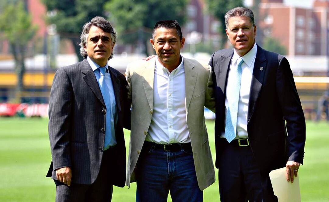 José Romano, Ignacio Ambriz y Ricardo Peláez en los campos del América. Imago7