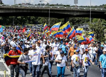Acuerdan protestas pacíficas en Venezuela en vísperas de diálogo