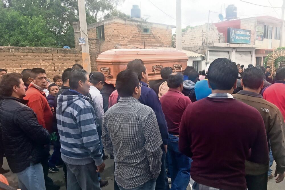 El 4 de mayo, Addiel Zermann, candidato a edil de Tenango del Aire, fue hallado muerto. A su entierro acudieron cerca de 4 mil personas (ARCHIVO EL UNIVERSAL)