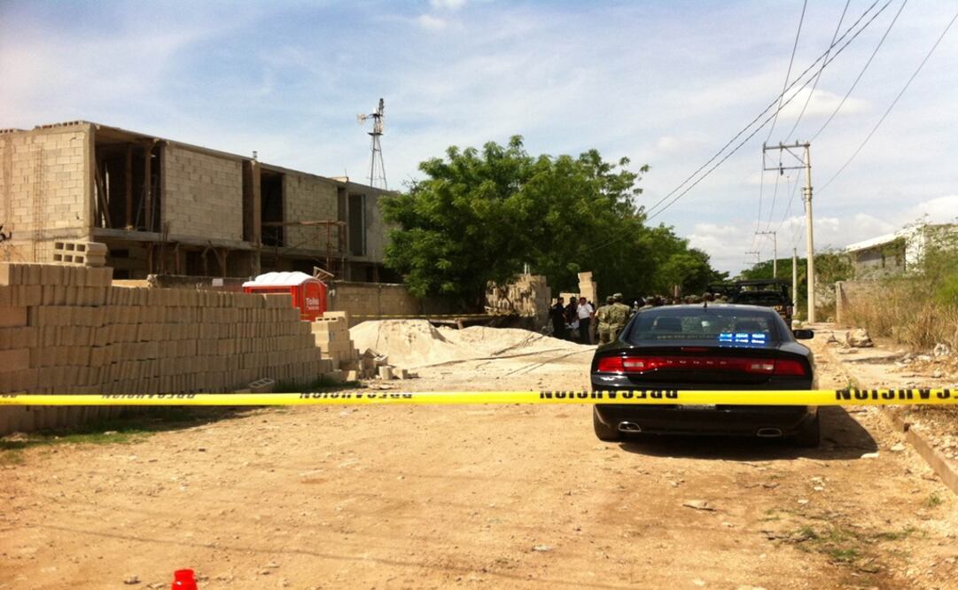 Cuatro trabajadores de la construcción resultaron con lesiones leves tras un derrumbe de un techo en Residencial Montebello, ubicado al norte de Mérida (Foto:Lorenzo Hernández Pérez)