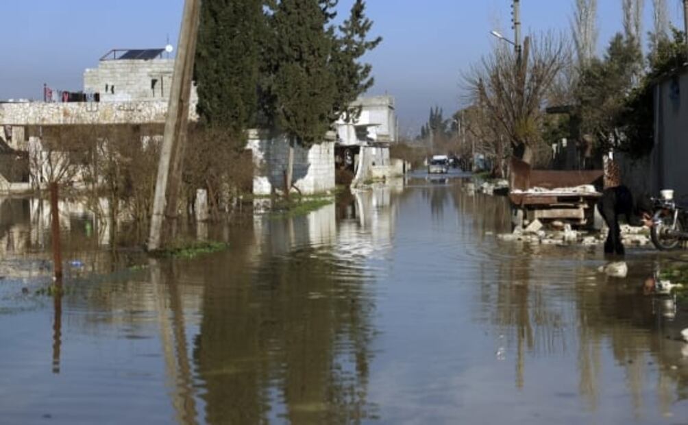 Derrumbe de una represa en Siria inunda un pueblo entero tras terremoto