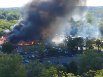 Tiroteo en iglesia mormona en Michigan deja dos muertos, además del atacante, y ocho heridos; el lugar, en llamas
