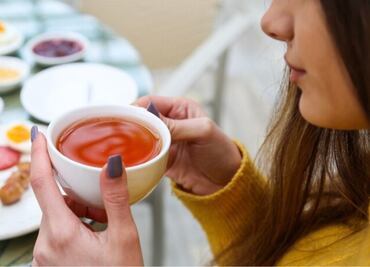 5 infusiones para desinflamar el estómago por comer mucho