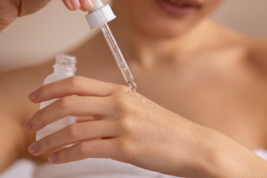 El skincare no sólo es para jóvenes, las pieles adultas pueden disfrutar de sus beneficios. Foto: Freepik