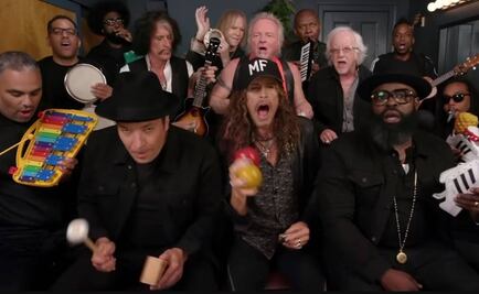 Aerosmith toca "Walk this Way" con instrumentos de juguete