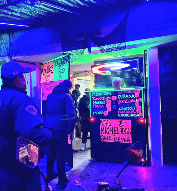 La iniciativa ‘Antimichelada’, presentada por el alcalde Giovani Gutiérrez, prevé que la venta ilegal de alcohol deje de ser sólo una falta administrativa se convierta en un hecho de carácter penal, dado que atenta contra la salud de la juventud y la niñez. Foto: Especial