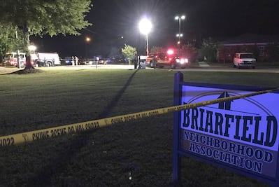 Mueren 2 policías baleados en Mississippi; hay 3 detenidos