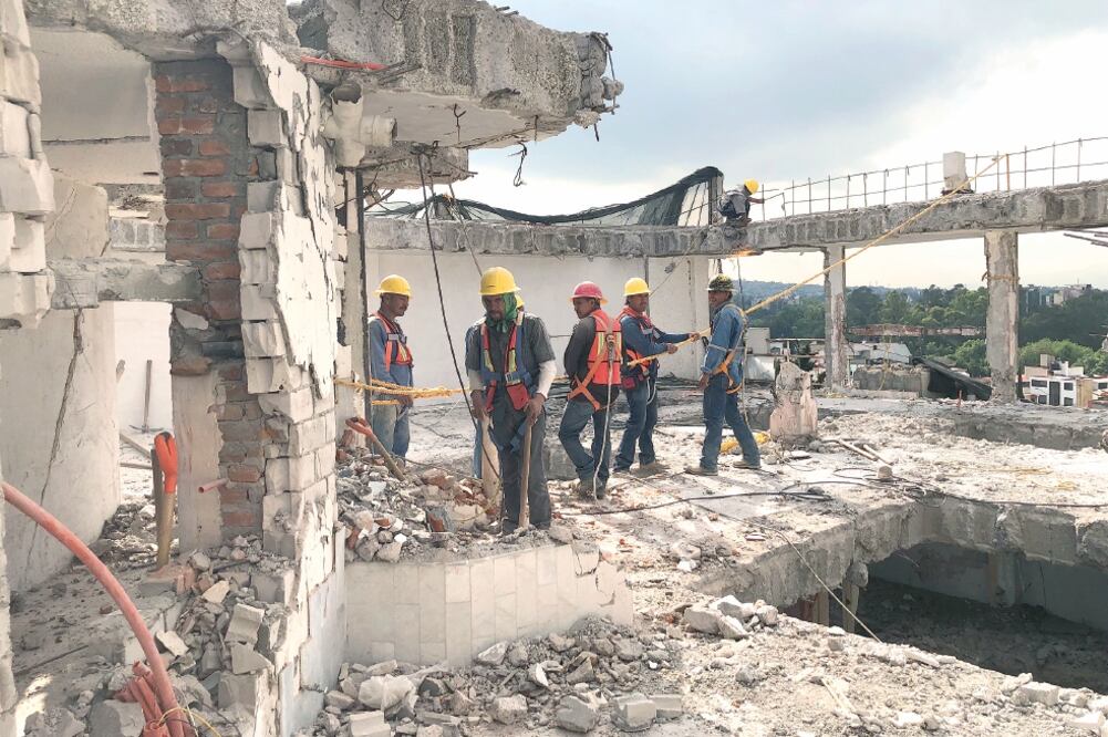 El edificio en Paseo del Río 10, en Coyoacán, tenía 11 niveles y albergaba 24 departamentos, planta baja, sótano y azotea con cuarto de servicio. (CORTESÍA)