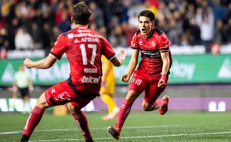 Comentarista de Fox Sports aconsejó a Tigres romperle una pierna a Gilberto Mora