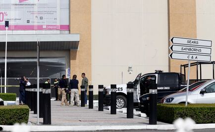 Comando choca camioneta para robar joyas y relojes en plaza de Metepec